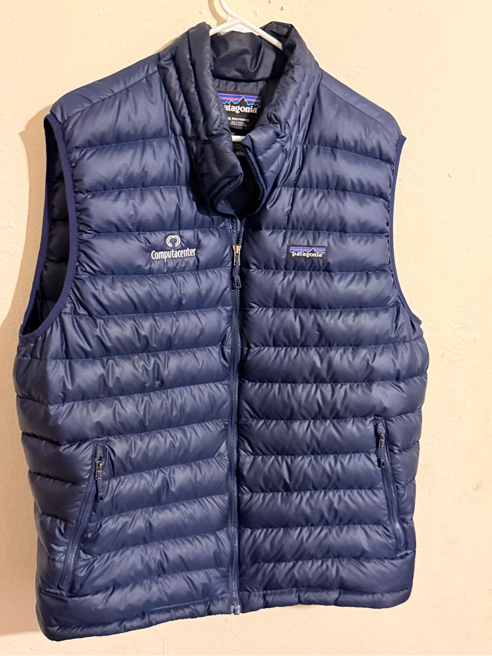 Patagonia Men's Navy Down Puffer Vest Men’s size xl